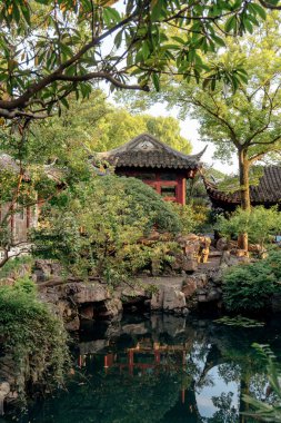 Suzhou, Çin parkında sonbahar