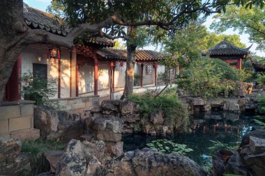 Suzhou, Çin parkında sonbahar