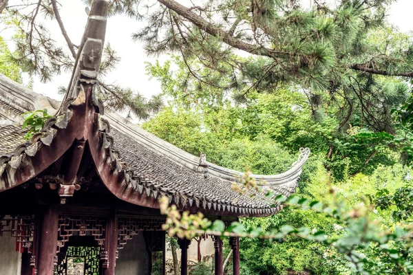 De herfst in het park van Suzhou, China — Stockfoto