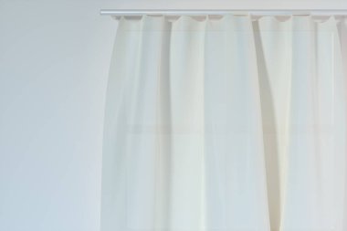 Güneş ışığı ile boş bir oda perde, 3d render gelir.