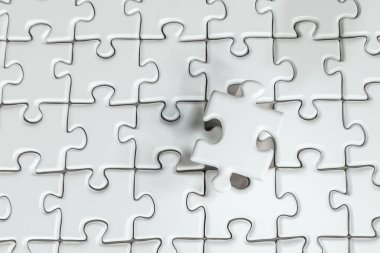 Boş bulmacalar düzgünce beyaz arka plan, 3d render ile düzenlenmiş.