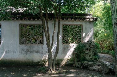 Eski geleneksel bahçe, Çin 'deki Suzhou bahçesi. Fotoğraf: Suzhou, Çin.