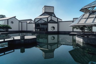 Suzhou Müzesi 'nin mimari manzarası. Suzhou, Çin 'de çekilmiş..