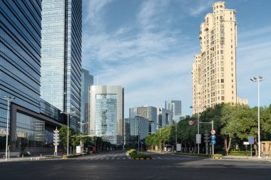 Şehrin merkezindeki manzara, modern ticari arka plan. Fotoğraf: Suzhou, Çin.