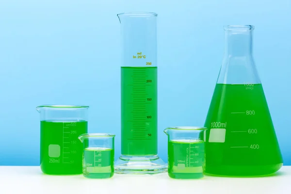 Assortiment Van Glazen Verpakkingen Voor Laboratorium Laboratoriumapparatuur — Stockfoto
