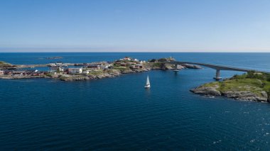 Havadan görünümü üzerinde lofoten. Güzel yaz manzara Norveç'te