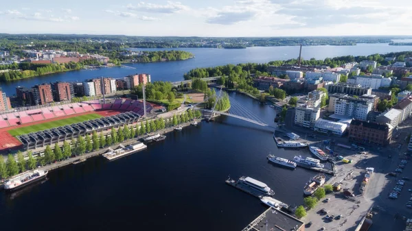 Luchtfoto Van Stad Van Tampere Aan Zomer Meer Pyhajarvi Bekijken Stockfoto