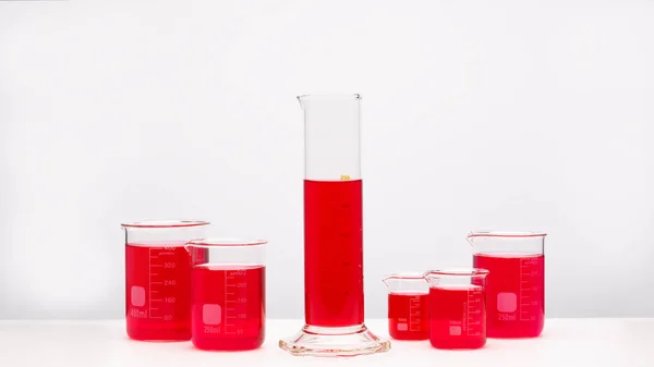 Grupp Laboratorieglas Ljust Färgad Vätska Science Concept — Stockfoto