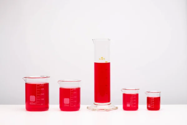 Grupp Laboratorieglas Ljust Färgad Vätska Science Concept — Stockfoto