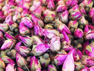 Çay süslemek için kurutulmuş çiçekler. Harika bir arka plan. Gıda.