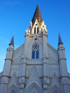  Hainan, Sanya, Çin-20 Temmuz 2019. Katolik kilisesi. Avrupa dekorasyonu. Çince kopya.        