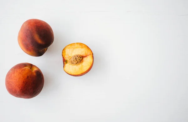 Fresh Juicy Peach White Wooden Table — Stock Photo, Image