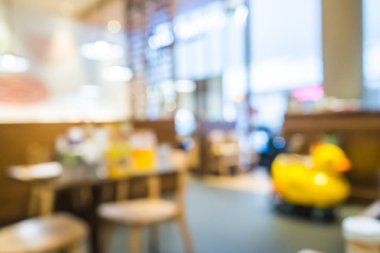 İnsanlar rahatlamak akşam yemeği için soyut bokeh ışık arka plan ile odak veya mevsimlik Restoran.