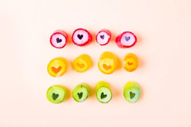 Renkli küçük şeker. 