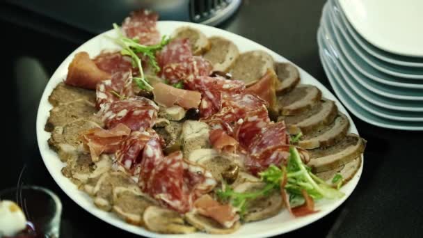 Vista estática de un plato de carne — Vídeos de Stock