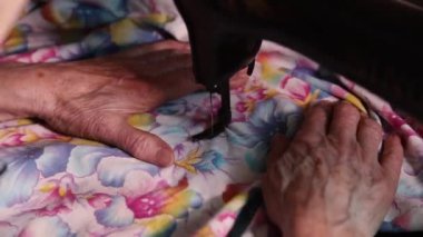 Ayak dikiş makinesi süreci.