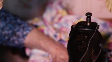 Ayak dikiş makinesi süreci.