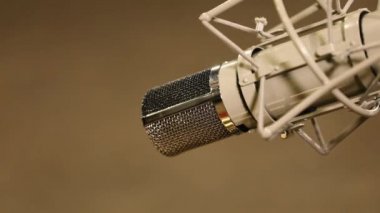 Mikrofon - kadar kayıt stüdyo kapatın. Statik kare.