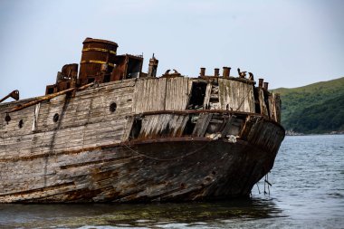 Japon Denizi'nde batık bir gemi kalıntıları
