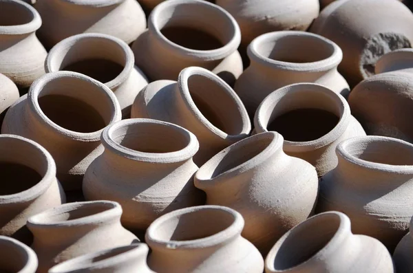 Pazar shop Satılık kil kahverengi kap yerleştirilir