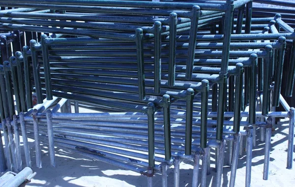 Satılık piyasada ferforje yatak çerçevesi soyut görünümü