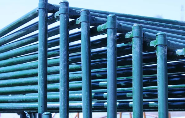 kırsal pazarda ferforje yatak çerçevesi Zigzag şekli