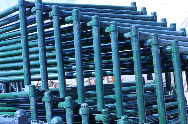 kırsal pazarda ferforje yatak çerçevesi Zigzag şekli