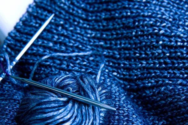 Agulha Textura Bonito Tecido Azul Brilhante Malha Com Fibras Metálicas — Fotografia de Stock