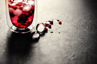 Berry içki buz ile