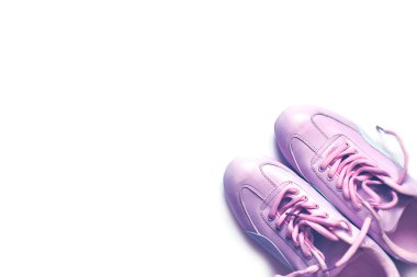 Arka planda Sneakers