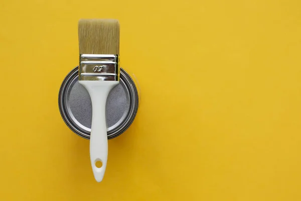 Brush with can paint — Stock Photo, Image