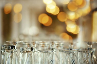 Bira için boş bardaklar