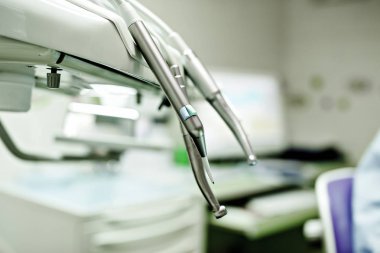 Diş Kliniği, dişçi aleti