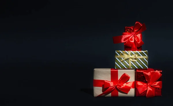 Lådor med nyår gåvor — Stockfoto