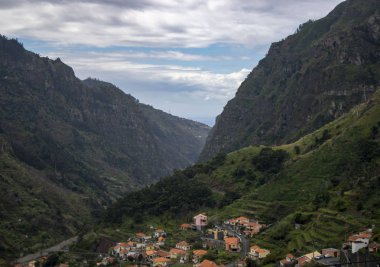 Madeira Dağları manzaralarını