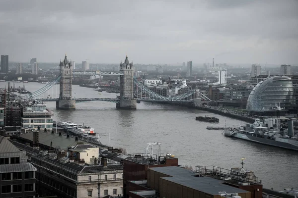 Una vista aerea dal Tower Bridge, Londra . — Foto Stock