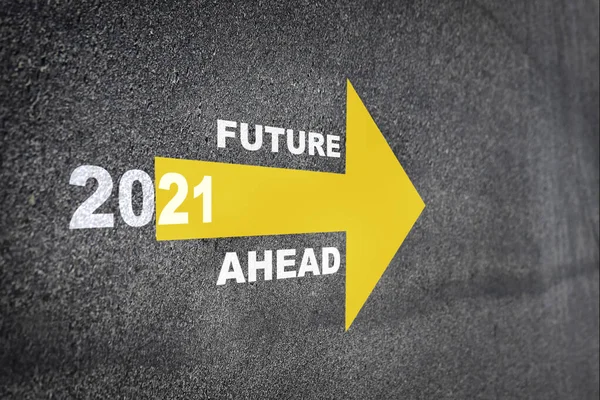 Νέο Έτος 2021 Και Μελλοντική Λέξη Μπροστά Κίτρινο Βέλος Στην — Φωτογραφία Αρχείου