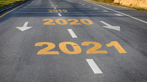 Δρόμος Προς Νέο Έτος 2021 Ιδέα Επιχειρηματικής Πρόκλησης Και Ιδέα — Φωτογραφία Αρχείου
