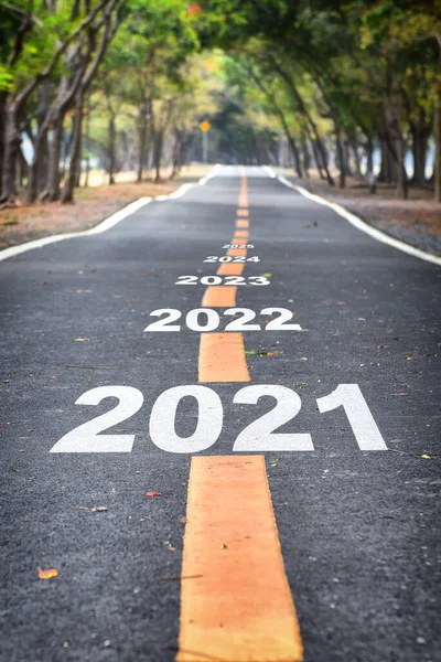 Nieuwjaar 2021 Tot 2025 Asfaltweg Weg Naar Zakelijk Succes Concept — Stockfoto