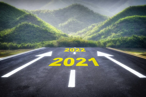 Número 2021 2022 Superficie Carretera Asfalto Con Líneas Marcado Feliz — Foto de Stock