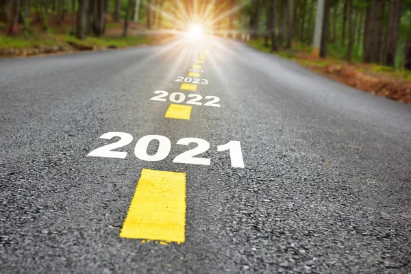 Călătorie Anul Nou 2021 2024 Suprafața Drumului Asfaltat Linii Marcare — Fotografie, imagine de stoc