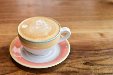 bir fincan cappuccino.