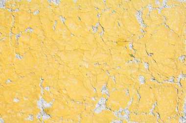 kırık sarı boya.