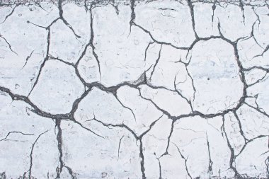 beyaz çatlak boya.