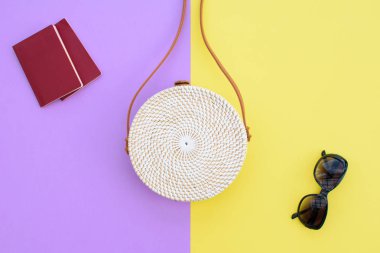 Yuvarlak saman çanta.