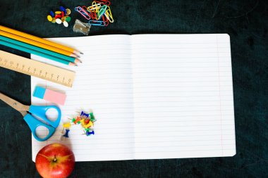 Ofis ve okul malzemeleri.