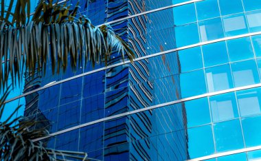 Ticari bina yakın çekim