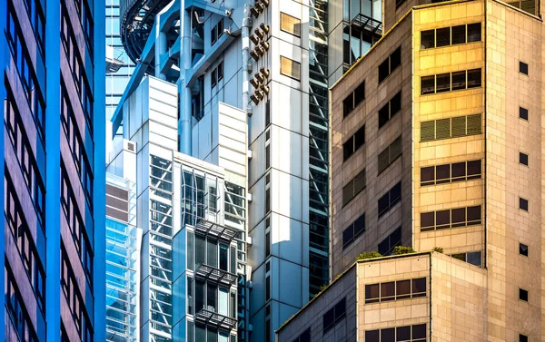 Edificio Comercial Cerca —  Fotos de Stock