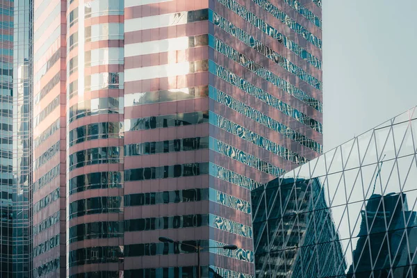 Edificio comercial de cerca — Foto de Stock