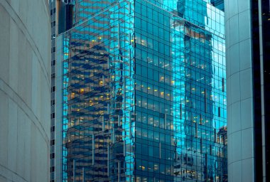 Ticari bina yakın çekim